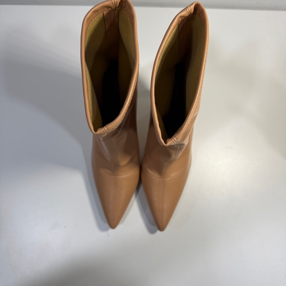 Cape Robbin Heels Beige Tan Pointed Toe Gold Ankle Booties Boots Vice Size 8.5 - Picture 2 of 14